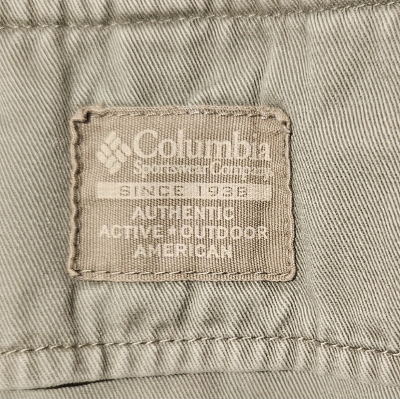 Columbia Brownsmead II Mens 38 Cargo Shorts Gray 9” Outdoor Hiking Fishing sz 40 - Picture 4 of 6